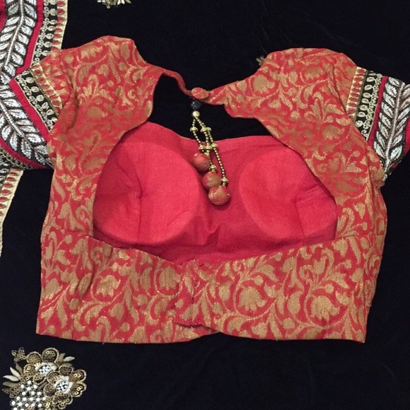 Net/Velvet Saree - Picture 6 of 6